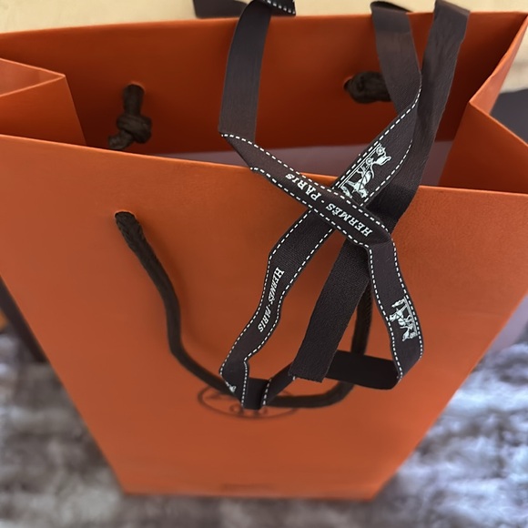 Hermes Accessories - *SOLD* HERMES SHOPPING BAG AND RIBBON